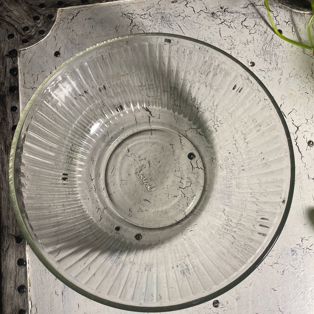 1Pyrex Small Ribbed 4.5 Quart Mixing Bowl - Picture 7 of 10